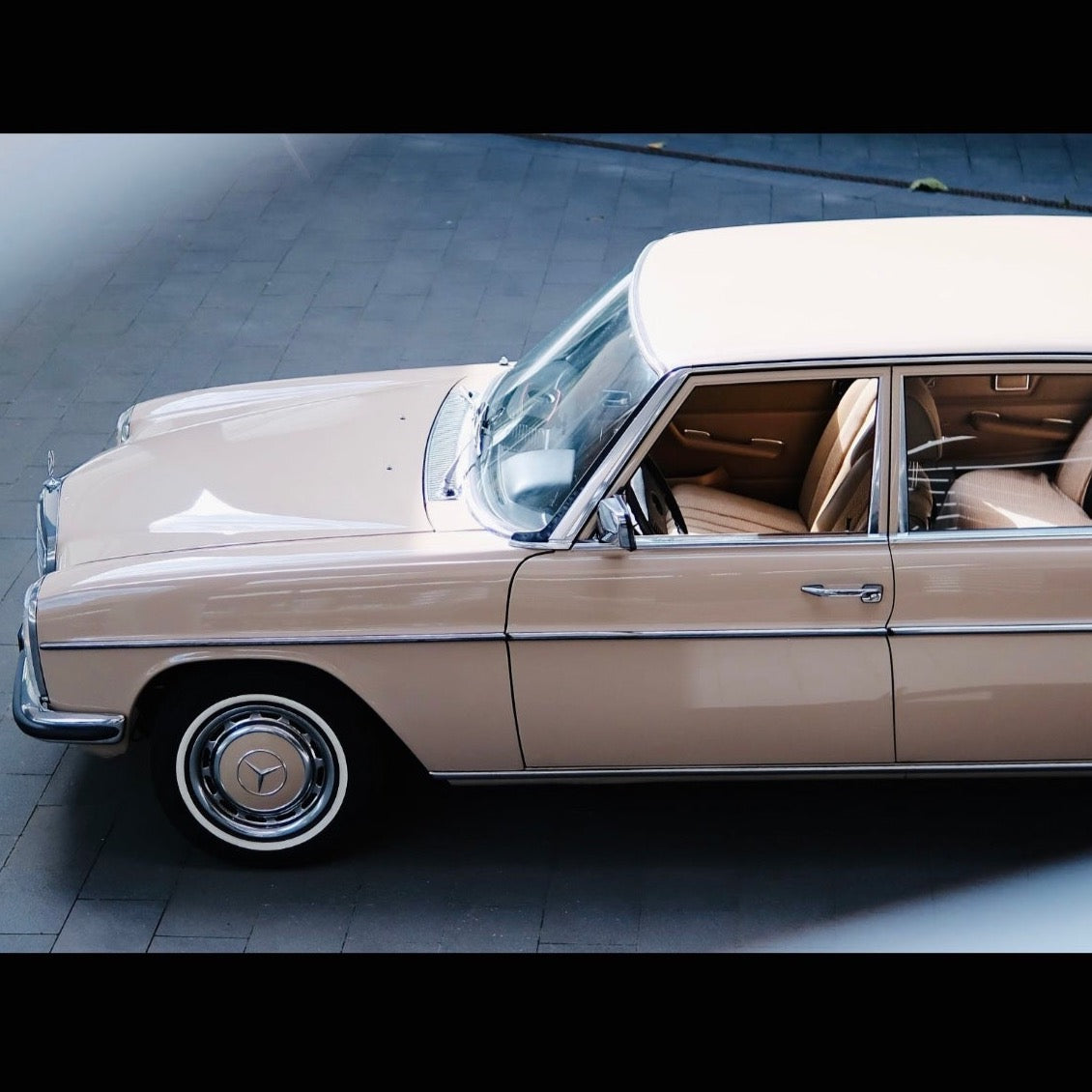 Voll restaurierter Mercedes Benz Strich 8, Baujahr 1974, in makellosem Zustand, perfekt für Hochzeiten und besondere Anlässe