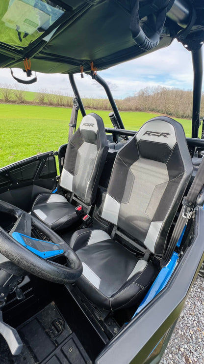 Buggy Hector, ein 144 PS starker Polaris Turbo Buggy für Abenteuer, ausgestattet mit Windschutzscheibe, Dach, geschlossenen Türen und großen Reifen für jedes Gelände