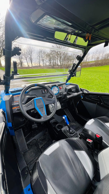 Buggy Hector, ein 144 PS starker Polaris Turbo Buggy für Abenteuer, ausgestattet mit Windschutzscheibe, Dach, geschlossenen Türen und großen Reifen für jedes Gelände