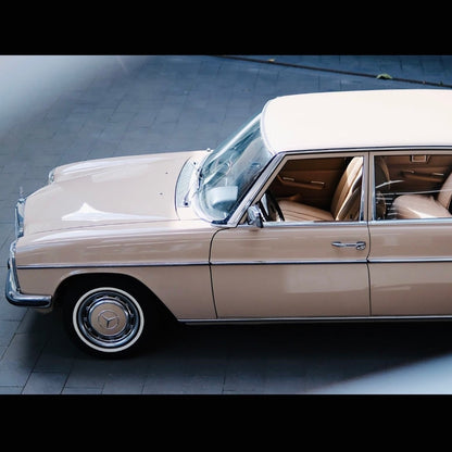 Voll restaurierter Mercedes Benz Strich 8, Baujahr 1974, in makellosem Zustand, perfekt für Hochzeiten und besondere Anlässe